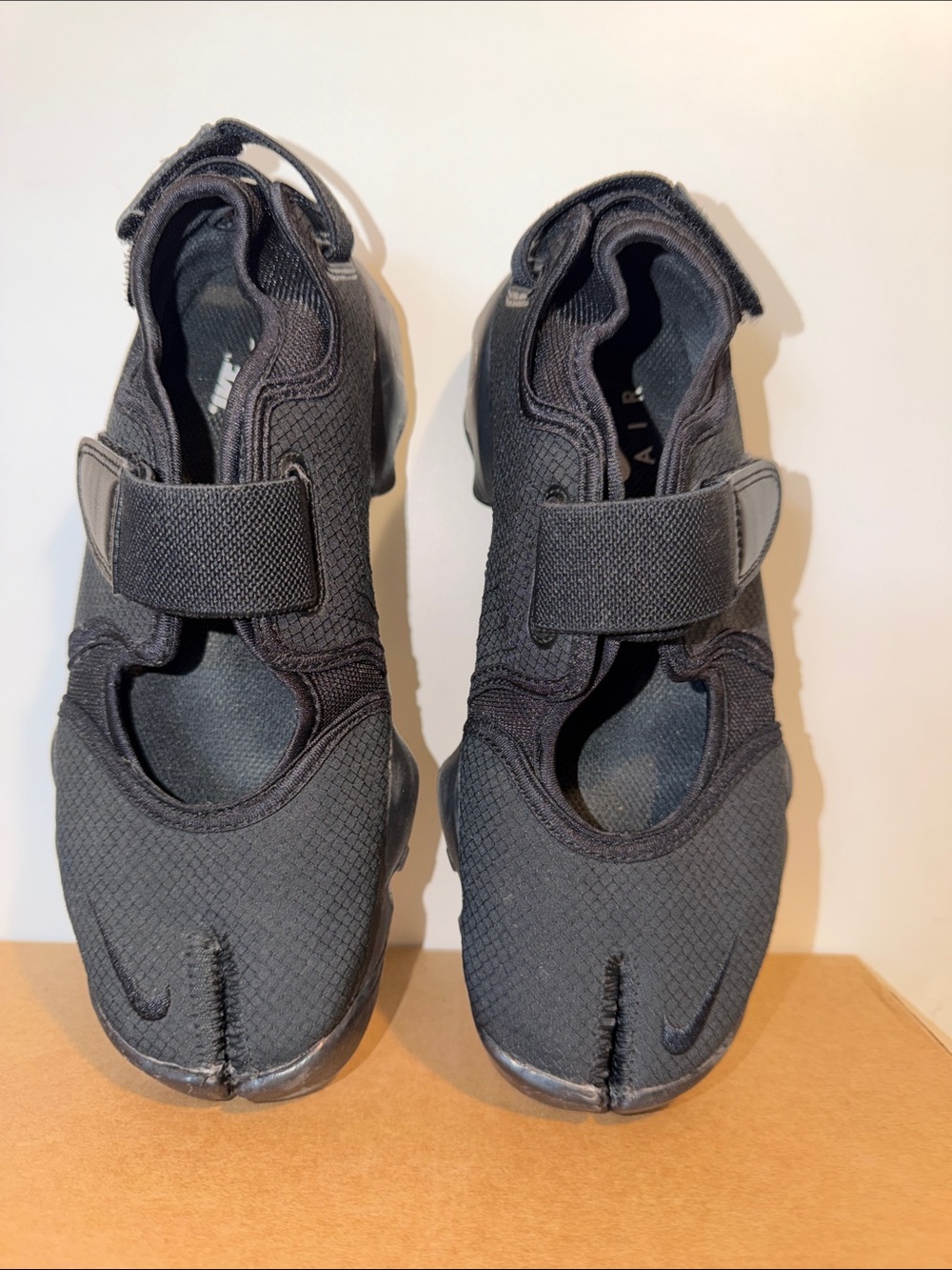 Nike Breathable Air Rift in Black